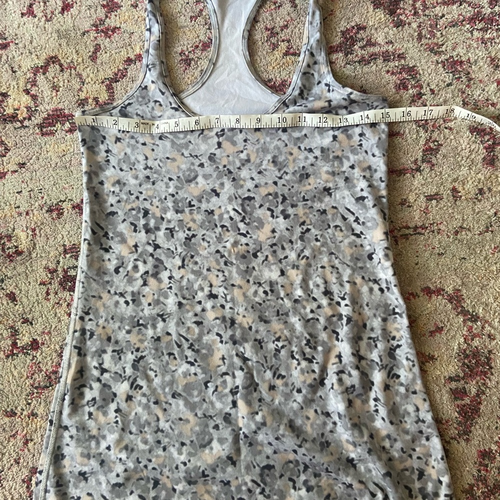 Lululemon tank